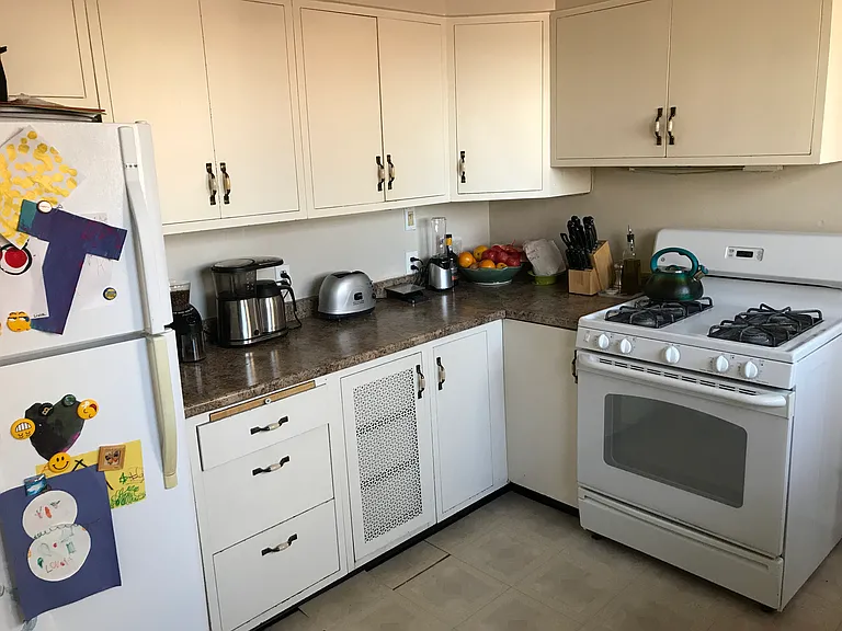 5539-5541 Beacon St #5539 — Photo 9