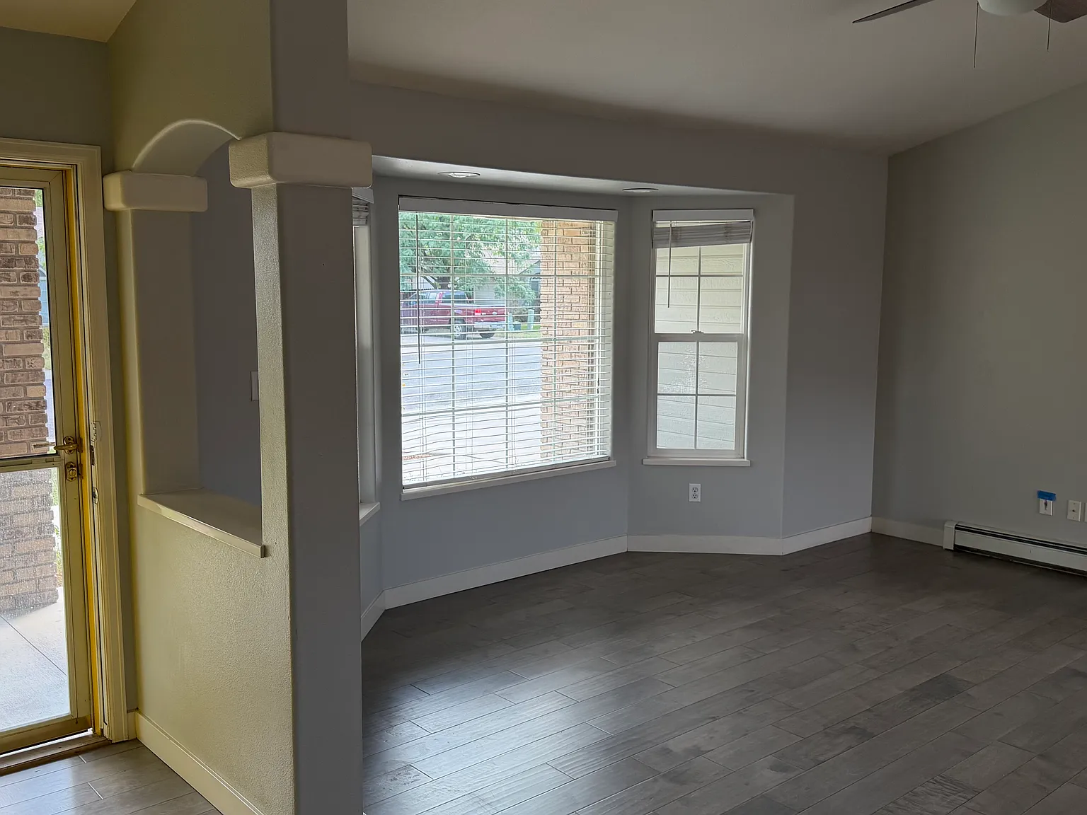 3 bed, 1642 sqft, $2,500 — Photo 2