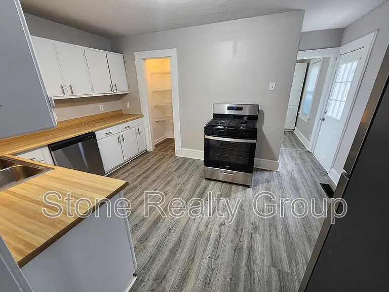 2528 S 8th St — Photo 6