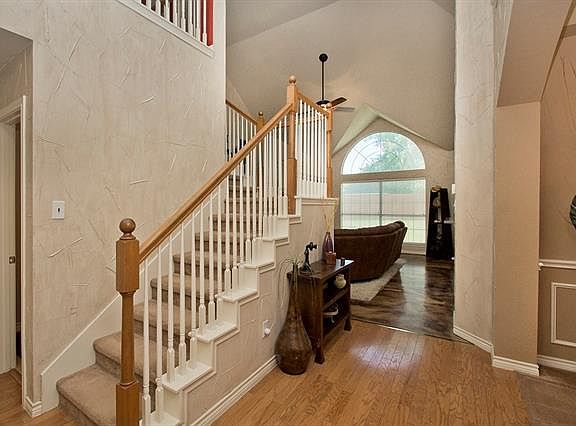 3rd image of 8414 Scottsdale Dr