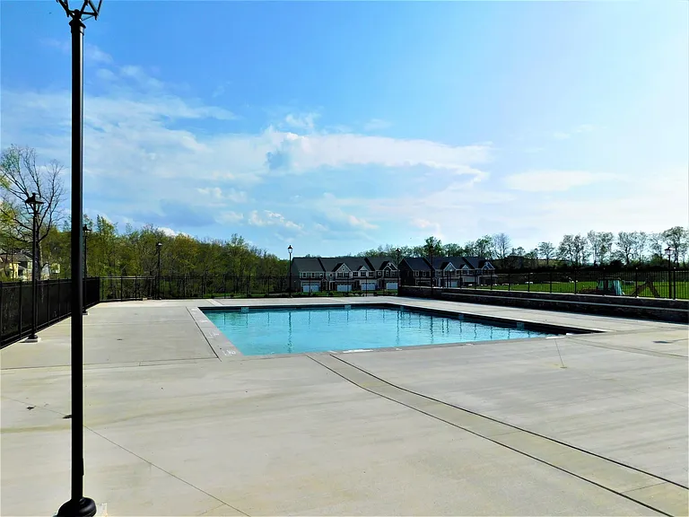 152 Seneca Pl — Photo 43