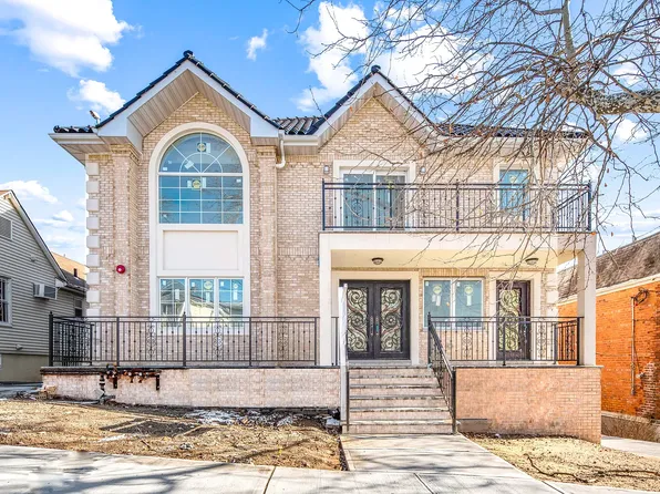 2563 125th St, Flushing, NY 11354