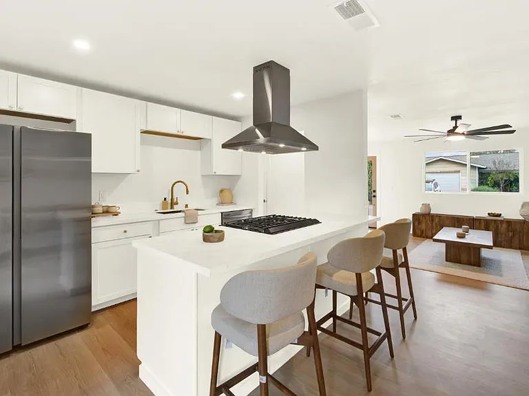 6610 Oak Leaf Ct — Photo 12