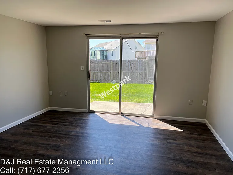 65-36 North St — Photo 5