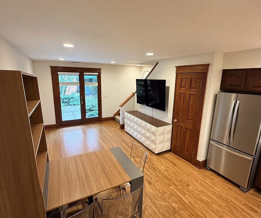 678 Vernon Ave