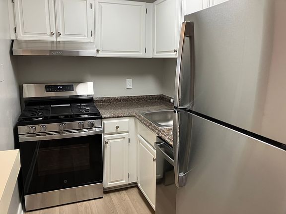 5th image of 3100 S Manchester St APT 1135