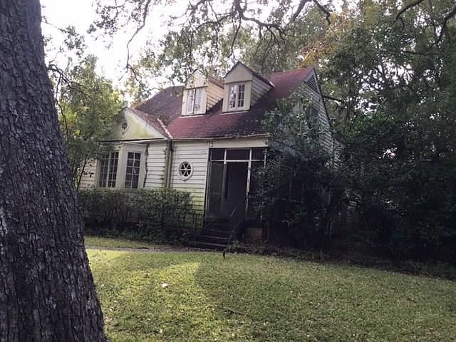 1st image of 116 E Oakridge Park