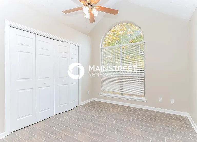 330 Fallview Dr — Photo 12