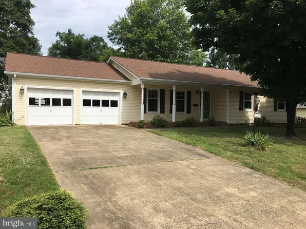 500 Maple Grove Dr, Fredericksburg, VA 22407