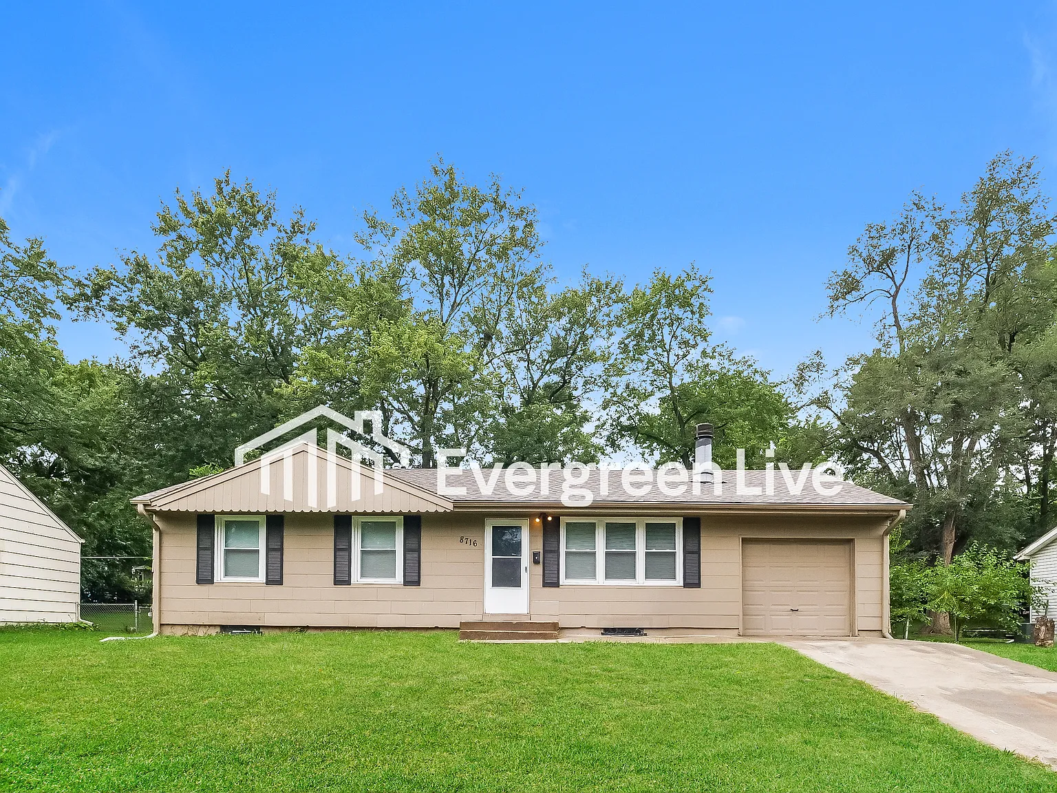 3 bed, 2.0 bath, 960 sqft, $1,545 — Photo 1