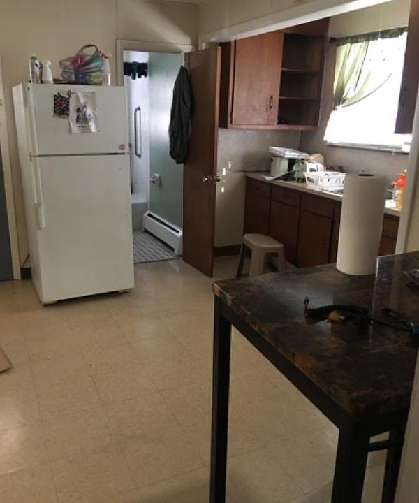 2nd image of 650 High St #1