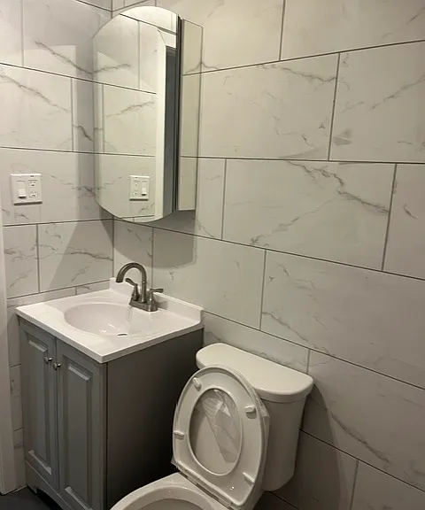 20-17 38th St #1F — Photo 7