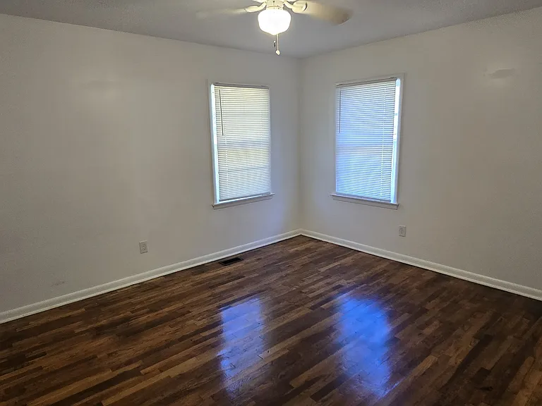4085 Canby Ln — Photo 7