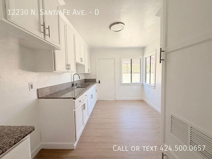 Pet-Friendly 2BD/1BA in the Heart of Lynwood — Photo 4