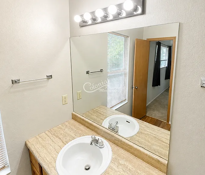 3704 Saratoga Ave — Photo 10