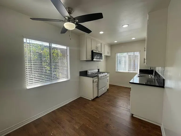 Charter House — Photo 6