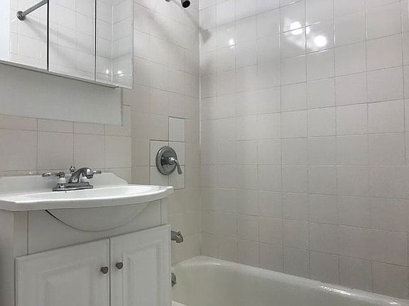 5th image of 514 E 88th St APT 2D