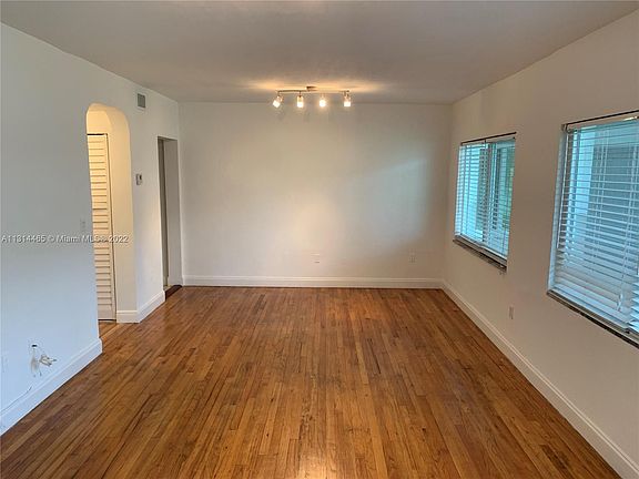 3rd image of 7207 Bay Dr APT 4