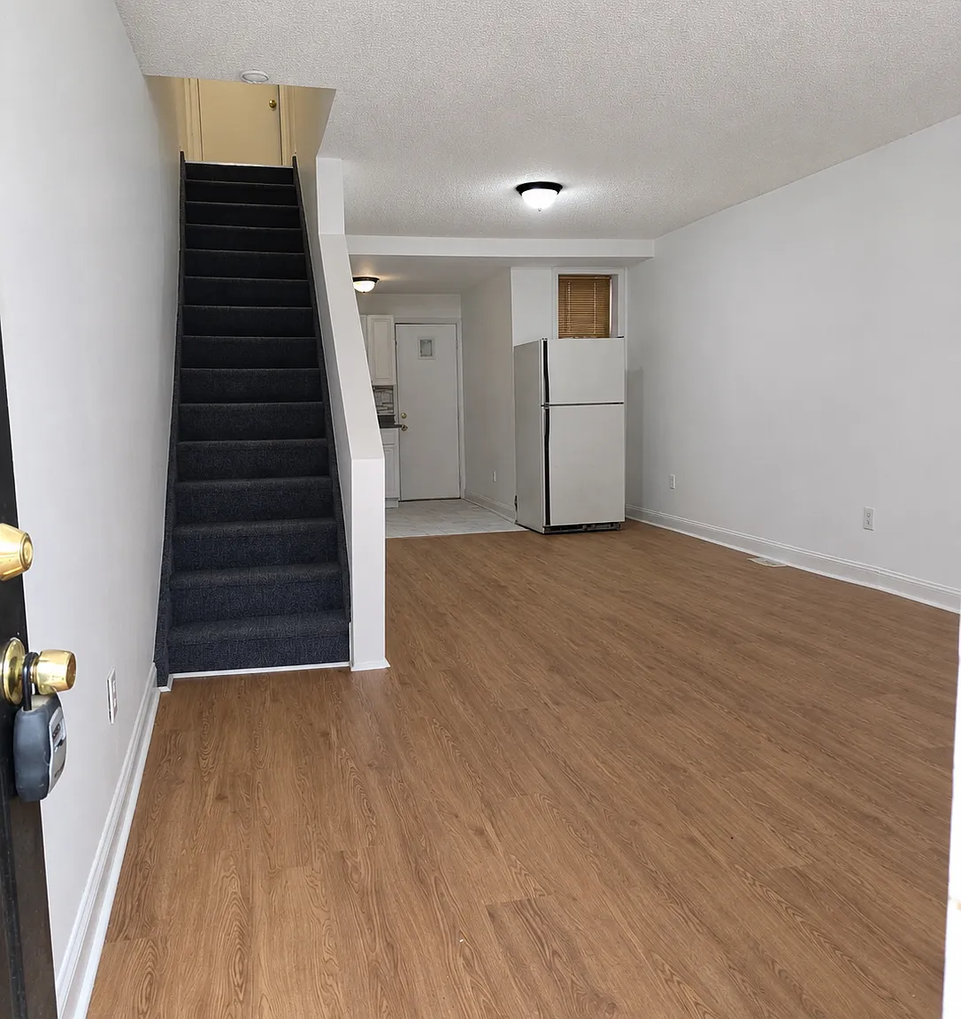 2 bed, $1,300 — Photo 3