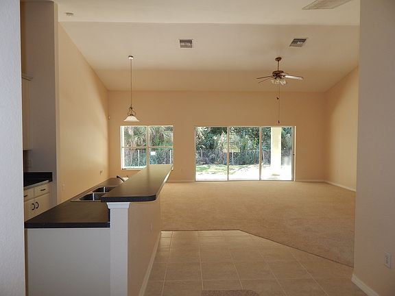 3rd image of 23185 Fawn Ave