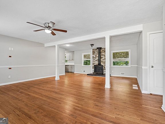 3rd image of 70 Stroud Dr SE