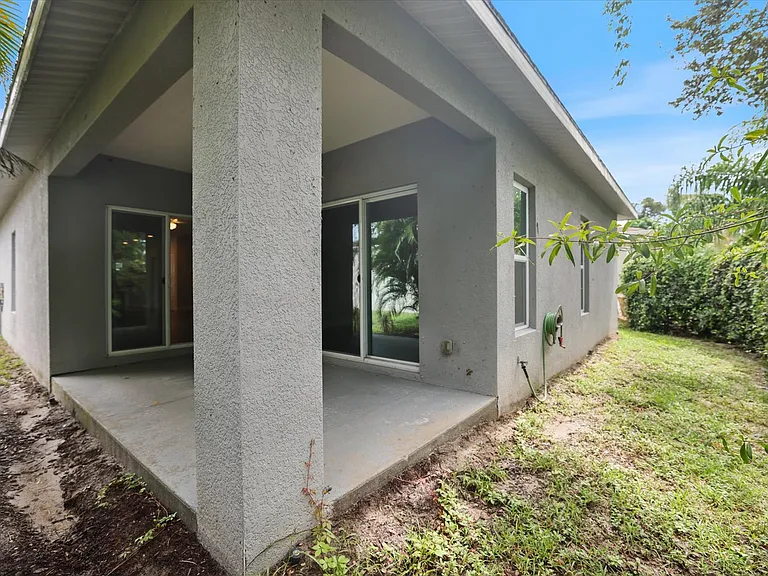 1878 Vamo Dr — Photo 25