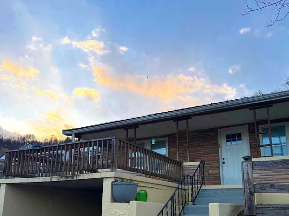 207 Spruce St, Westernport, MD 21562