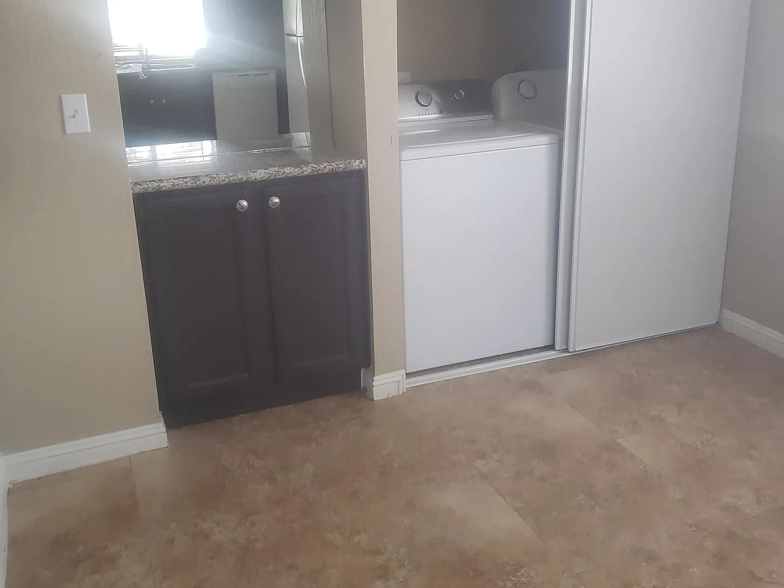 2 bed, 996 sqft, $1,095 — Photo 3