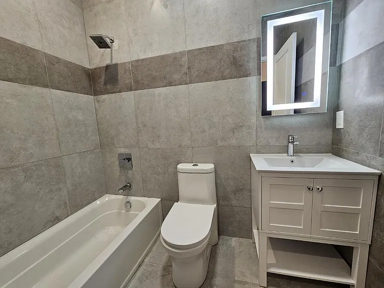 105 Magazine St #2R — Photo 7