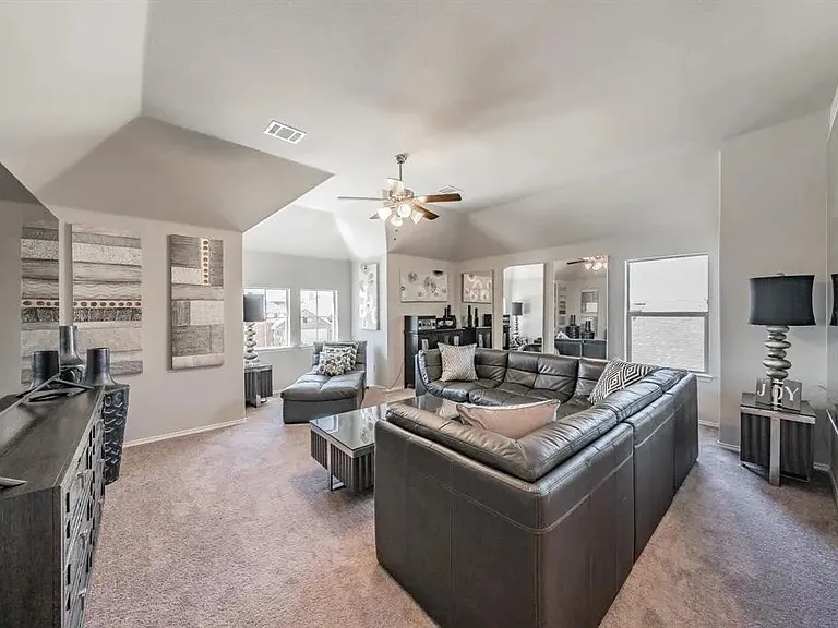1132 Deer Ridge Dr — Photo 5