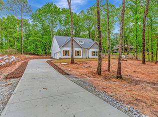 136 Sapling Ct, Townville, SC 29689