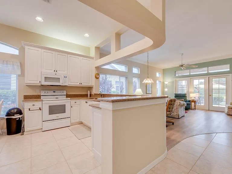 12774 Devonshire Lakes Cir — Photo 10