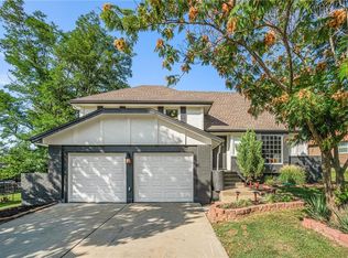 908 SE 3rd Ter, Lees Summit, MO 64063