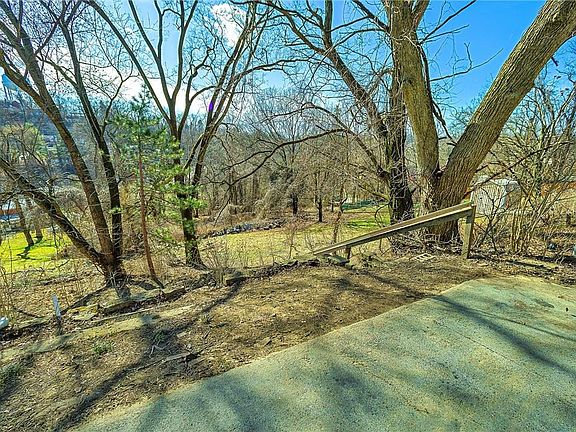 5th image of 350 Wilson Dr