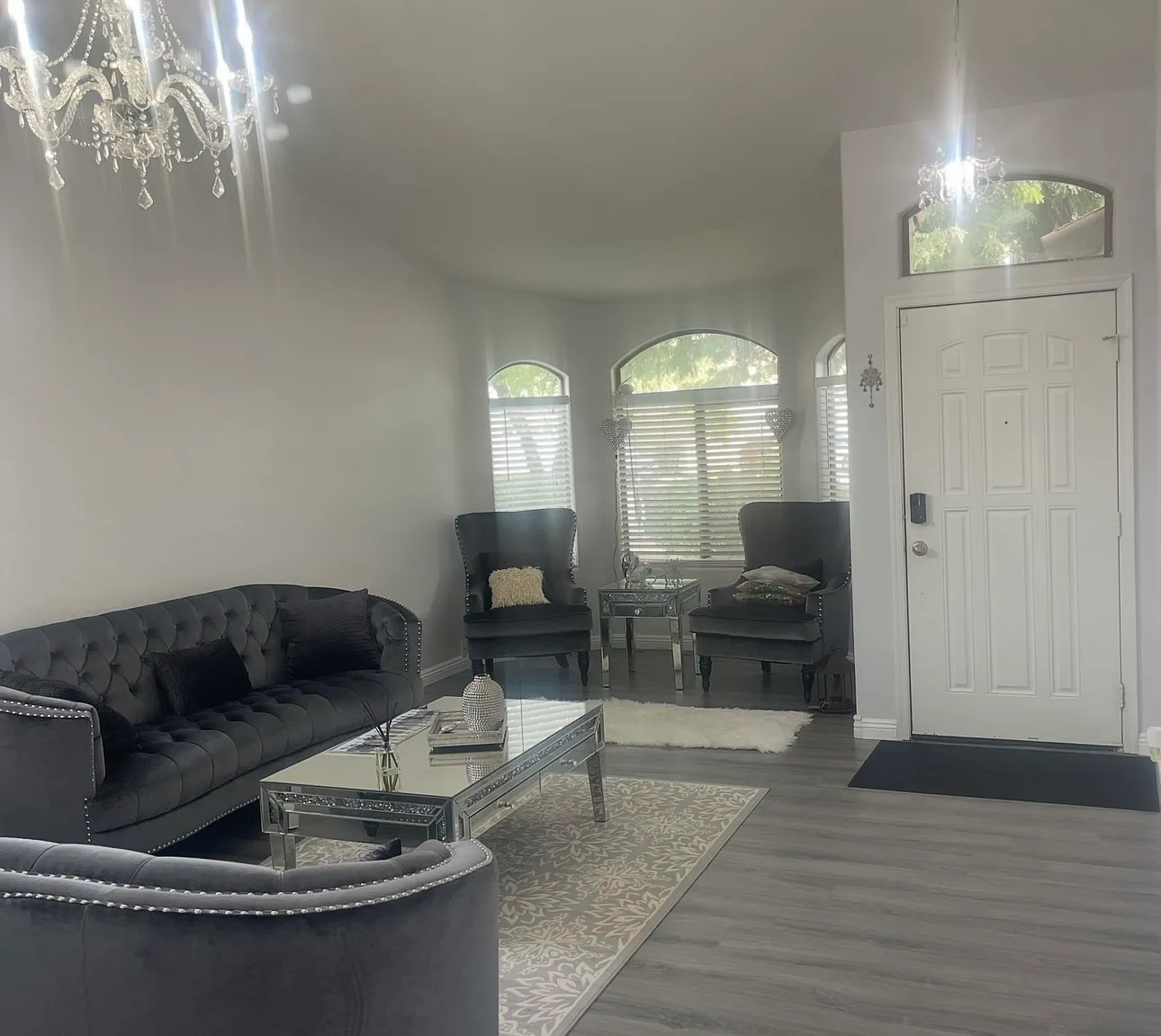 4 bed, 2.5 bath, 2051 sqft, $2,450 — Photo 3