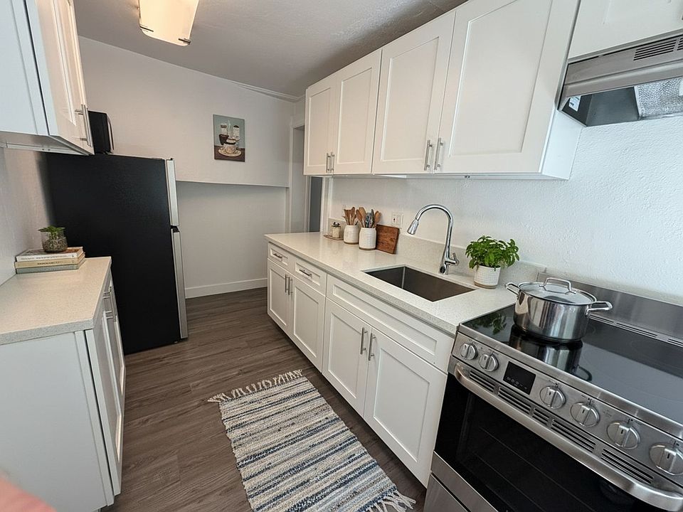 1st image of 1245 N Laurel Ave APT 16