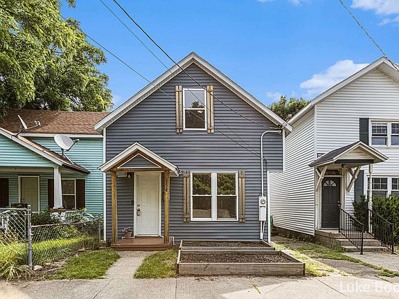 3rd image of 554 Pine Ave NW
