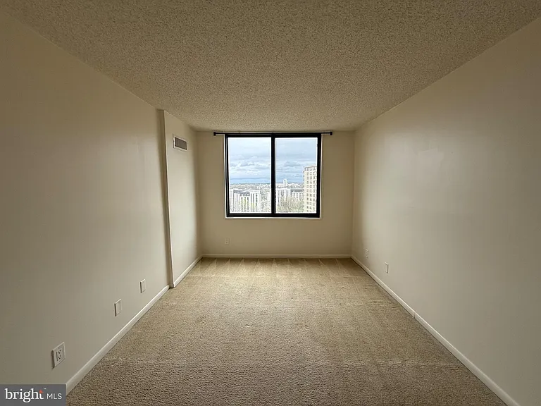 5225 Pooks Hill Rd #1517N — Photo 7