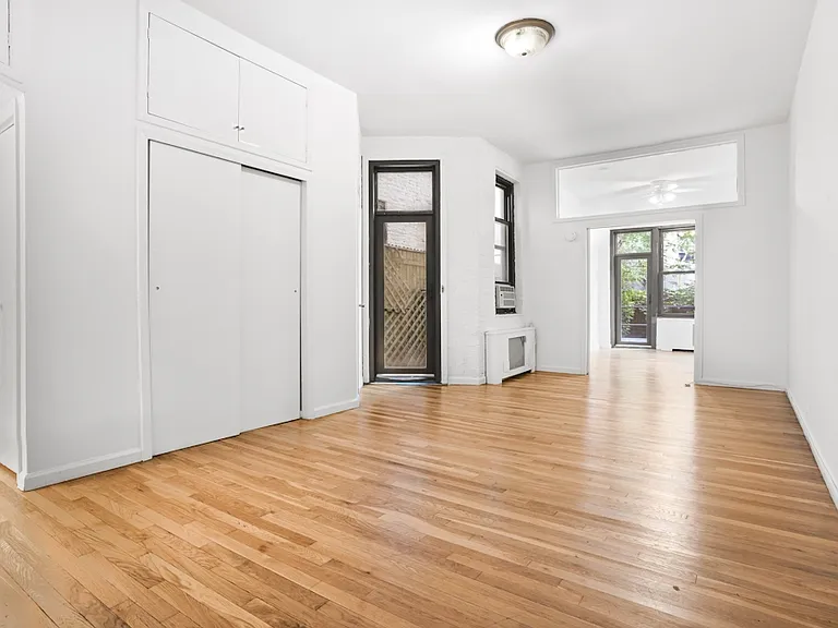 321 E 69th St #1G — Photo 7