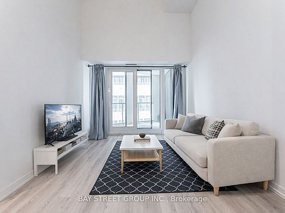 3rd image of 238 Simcoe St #606