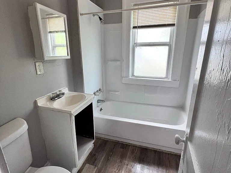 3362 E 145th St #3 — Photo 11