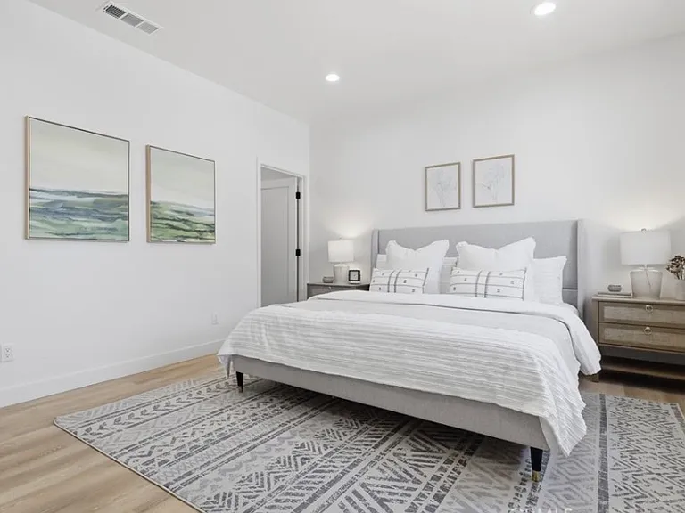 4421 Phelan Ave — Photo 22