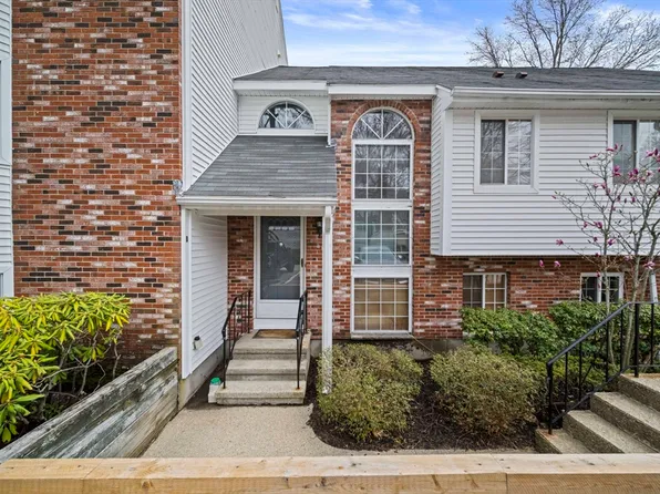 121 Tall Oaks Dr Unit B, Weymouth, MA 02190