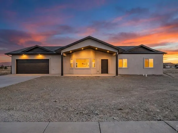 576 E Earl Dr, Pueblo West, CO 81007