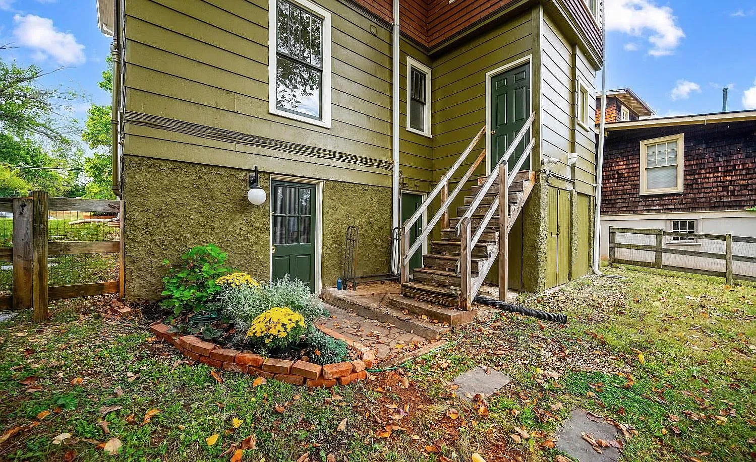 2 bed, 900 sqft, $1,450 — Photo 1