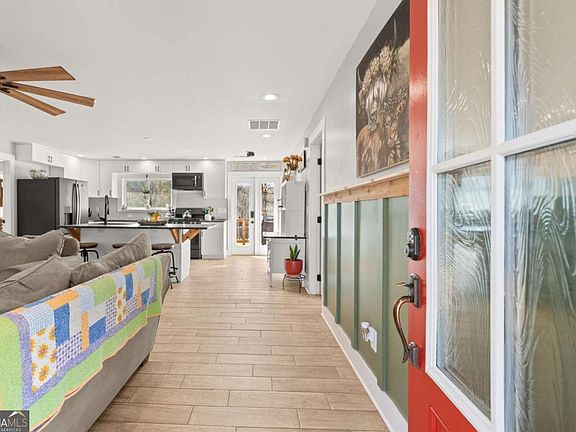 3rd image of 38 Hightower Rd