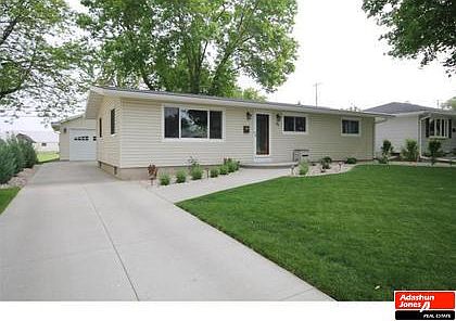 1st image of 49 Wakawn Ave