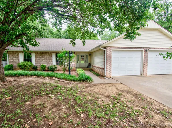 1702 Beaver Rd, Muskogee, OK 74403