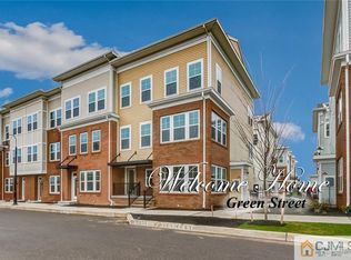 33 Green St, North Brunswick, NJ 08902