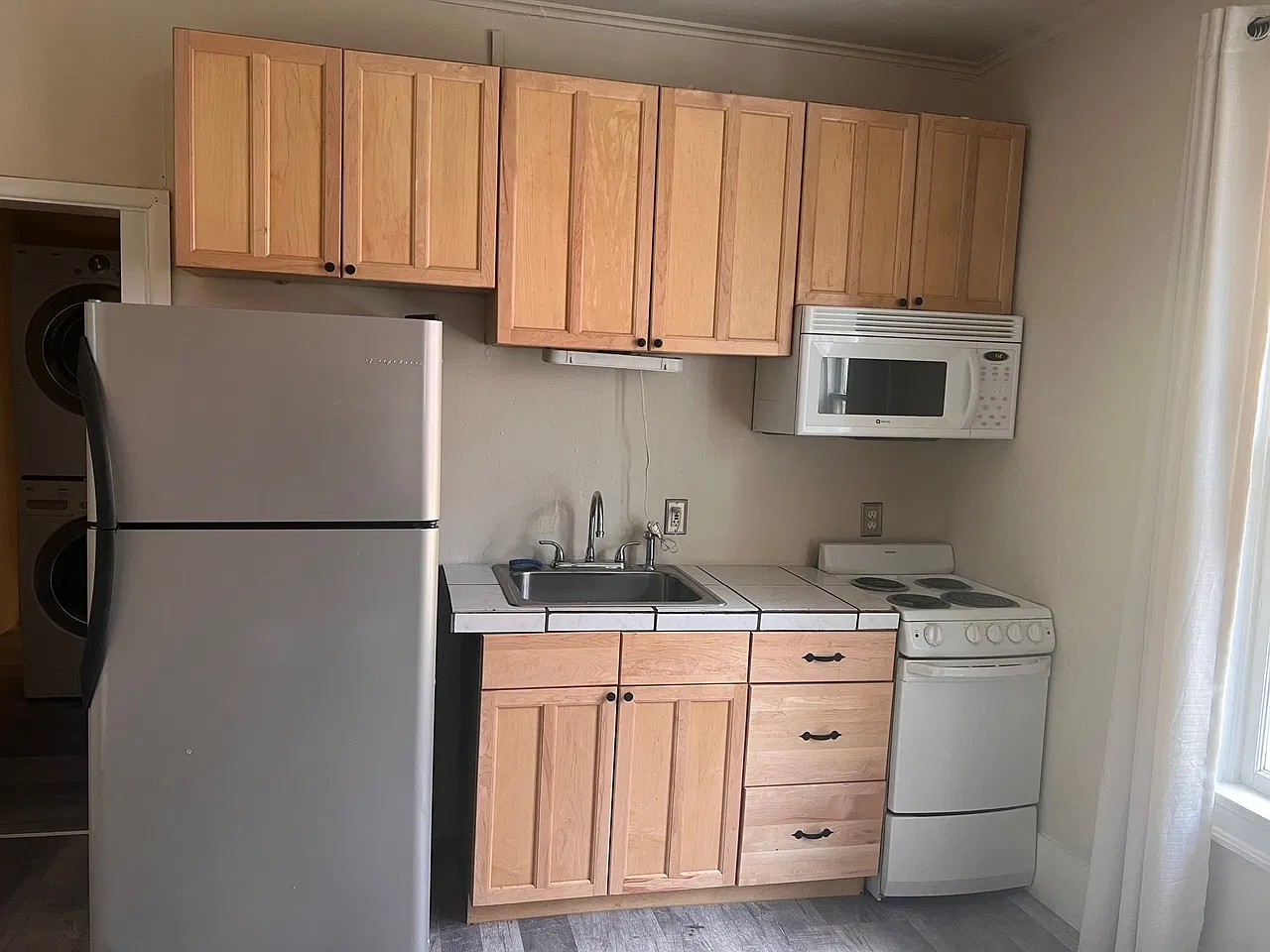 939 E 4th Ave — Photo 4